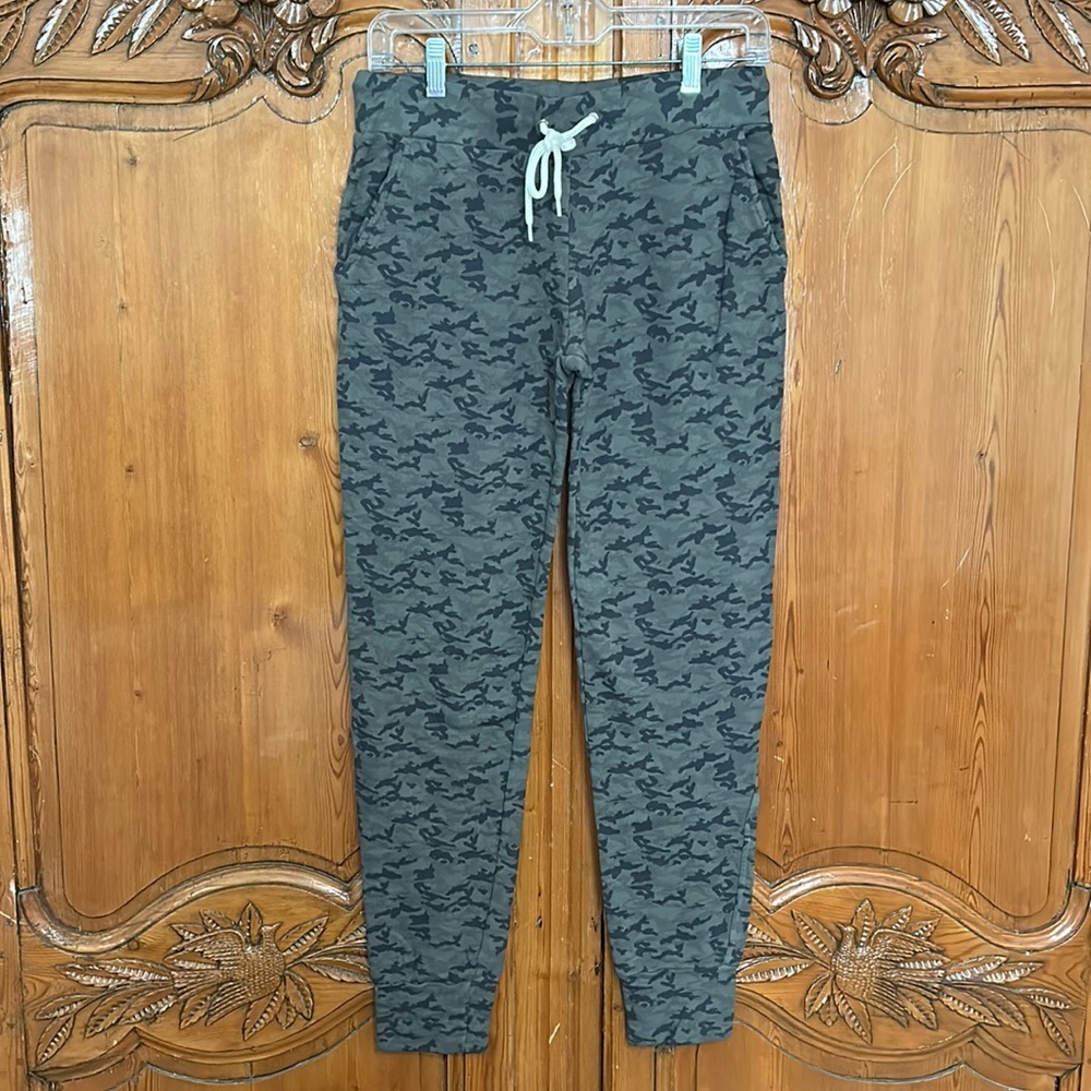 Monrow Green on Green Camo Sweatpant/Joggers
